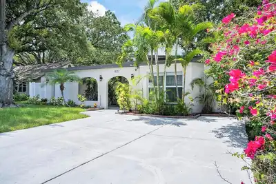 Image de South Tampa Gem House with Home Office, Gym and Gazebo