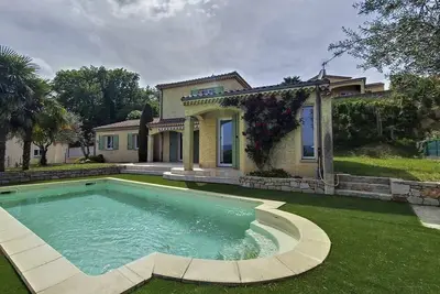 Image de Belle Villa avec piscine - 6 personnes