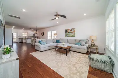 Image de The Village Roost - Furnished Monthly Rental