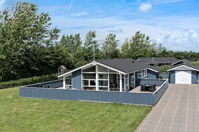 Image de Superbe maison Ă Tarm avec sauna