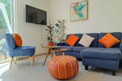 Hogar Entre Viñas: Charming 2b2b New Home, Free Parking