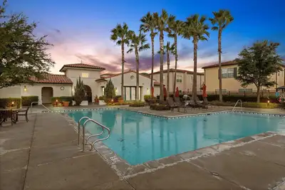 Image de Pool & Hot Tub Retreat 12 mins from Magic Mountain