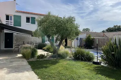 Image de Proche La Rochelle avec Piscine et Jacuzzi privés