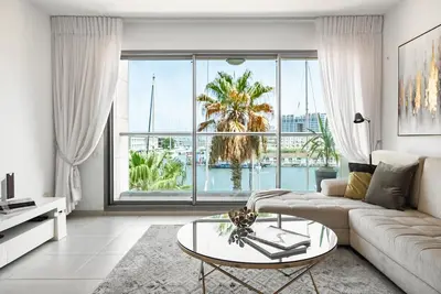 Image de Marina Waterfront Haven by Sea N' Rent