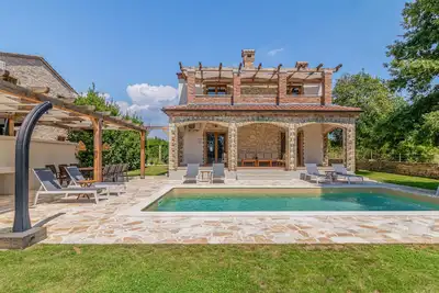 Image de Superbe maison à Cabrunici avec WiFi