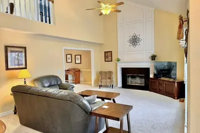 Image de Warm and Inviting Home in Nw Greensboro