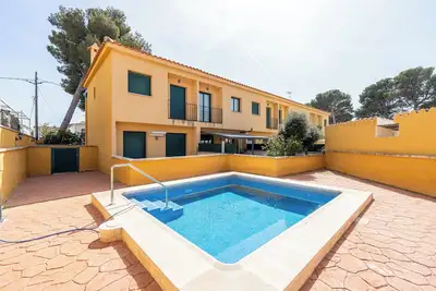 Image de Maison de vacances 'Casa Xabi' avec piscine partagée, Wi-Fi et climatisation