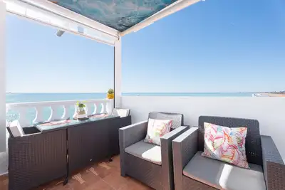 Image de Appartement 'casAcamer Sur' avec vue sur la mer, terrasse privée et jardin partagé