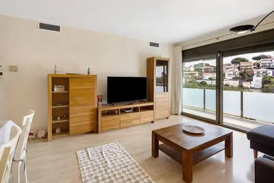 Image de Appartement 'Modern and Renewed Apartament FlorĂ' avec vue sur mer, Wi-Fi et climatisation