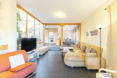 Appartement 'Casa Rural Cantueso 1' avec vue sur les montagnes, terrasse privée et Wi-Fi