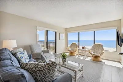 Image de Direct Oceanfront | Penthouse | Completely Renovated 7th Floor Condo | Double Balconies