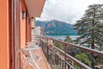 Image de Maison Laghée-Bright Apt with Balcony, Lake View
