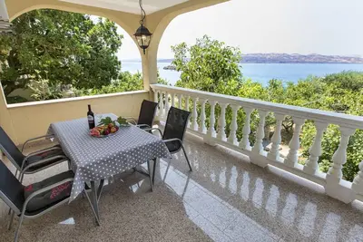 Image de Confortable appartement pour 4 personnes avec Wifi, climatisation, Tv, terrasse et parking
