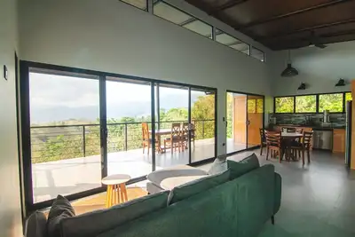 Image de Safe, comfortable, peaceful and quiet, spectacular view, 7min from main road.