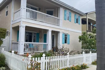 Image de Escape the City - Enjoy Seal Beach! Pool table! Charming 3 level sleeps 8.