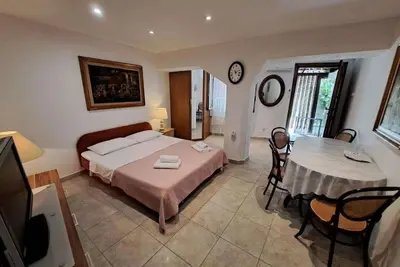 Image de Appartement d'une chambre avec la terrasse Draga Bascanska, Krk (A-22861-a)