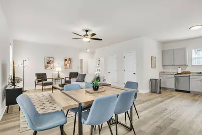 Image de Family & Pets Welcome: 2br in Dt Greer w/ Fire Pit
