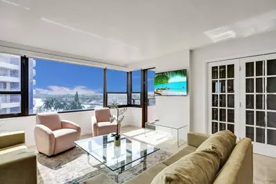 Image de Beach Resort condo /921