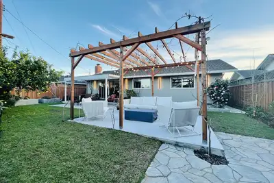 Image de 3m's Luxury Home with fast wifi and private garden near Santana Row