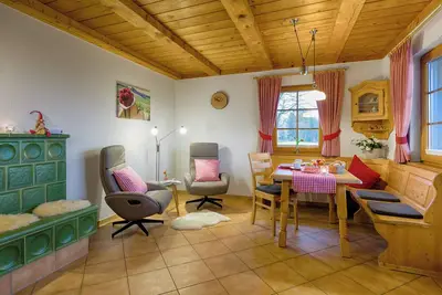Image de Appartement 'Ferienwohnung Schwarzwaldhut' avec vue sur les montagnes, terrasse privée et Wi-Fi