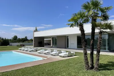 Image de Maison de vacances privée avec piscine privée, Wifi, climatisation, véranda, près de Padoue