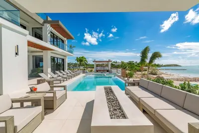 Image de Solara in Turtle Tail by Personal Villas - Luxury and Relaxation
