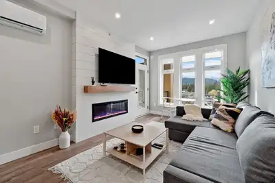 Image de New Mountain View 1br + Den