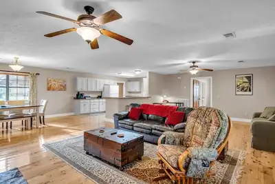Image de Downtown Access | Stylish | Family Space
