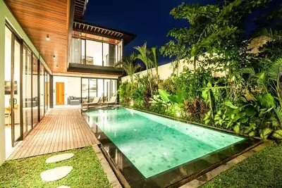 Image de Elegant 5br Villa Retreat | Steps from Canggu Beach