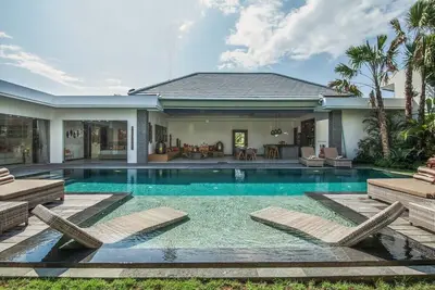 Image de Splendid 6br Villa, Just 400m to the Shoreline