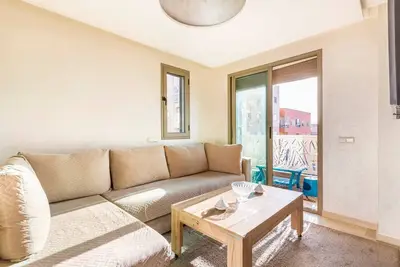 Image de joli moderne et grand appartement familial. \"