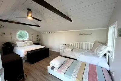 Image de Private Waterfront Cottage