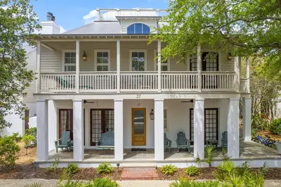 Image de Rosemary Beach cottage steps to Cabana Pool & 2 mins to the beach with 6 bikes
