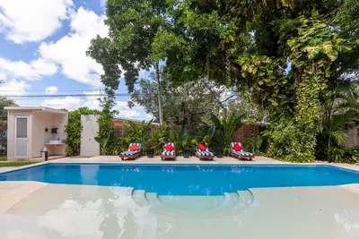 Image de 2 Bedrooms - 2 Bathrooms - Downtown - Pool  - 1 Parking