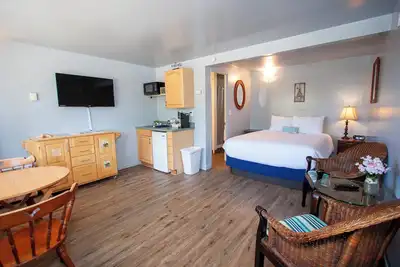 Image de Cute, pet friendly motel. 1 mile to the beach and lighthouse.