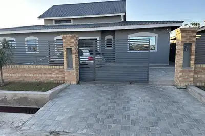 Image de Secure 5 Bedroom Private Residence near Harare International Airport