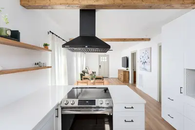 Image de Ivey Cottage: 5 min to Downtown & Pet Friendly!