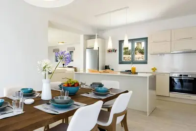Luxury Paros Villas | Villa Terra Bella | 2 Bedrooms | Panoramic Aegean Sea Views & Private Pool | Aspro Chorio
