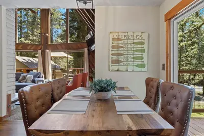 Image de Truckee Tranquility at The Pinebear Cabin