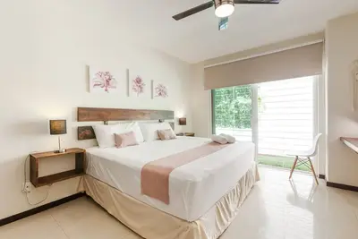 Image de 2 Bedrooms Apartment - 3 Beds - 2 Bathrooms - Parking - Pool - Downtown