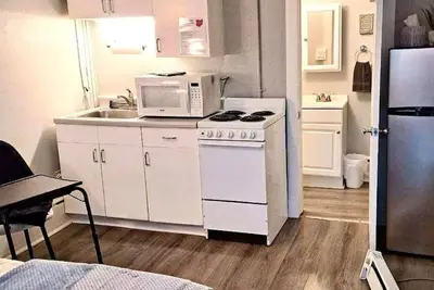 Image de Charming Efficiency Apartment #10
