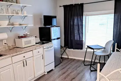 Image de Cozy Efficiency Apartment #22