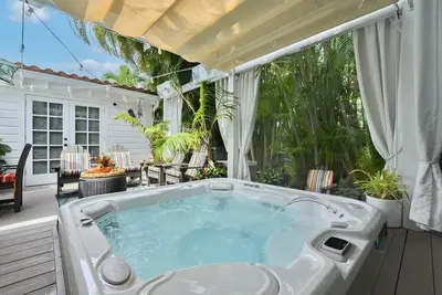 Image de Historic Beach Cottage in Delray Beach Florida