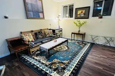 Image de Inner city- One bedroom basement