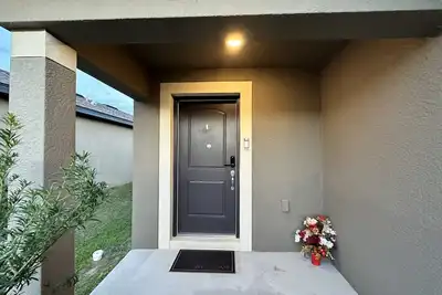 Image de 3br Home, Modern Amenities, Patio - Fl Escape Awaits!