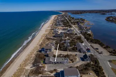 Image de Oceanview condo atop the dunes at the East Sandwich Beach