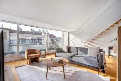 Image de Excellent LandstraĂźe 2br w/ Elevator, Furnished, by Blueground