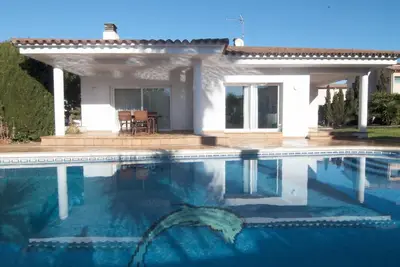 Image de Magnifique villa avec piscine privée, proche la mer