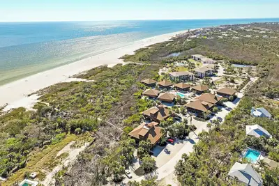 Image de Experience gorgeous Gulf views from your private deck on Sanibel Island - Signal Inn 08