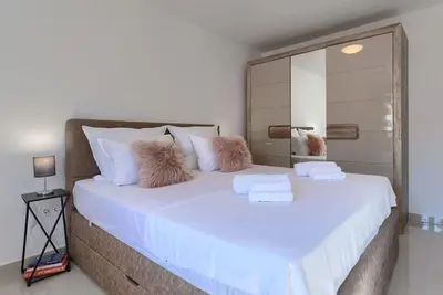 Image de Bel appartement pour 4 personnes avec climatisation, Wifi, Tv, terrasse et parking